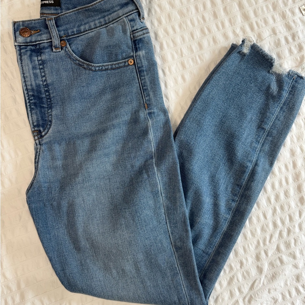 Lina Women's Cropped Blue Jeans